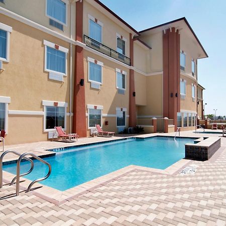 Super 8 By Wyndham Hidalgo At La Plaza Mall & Mcallen Airport מראה חיצוני תמונה