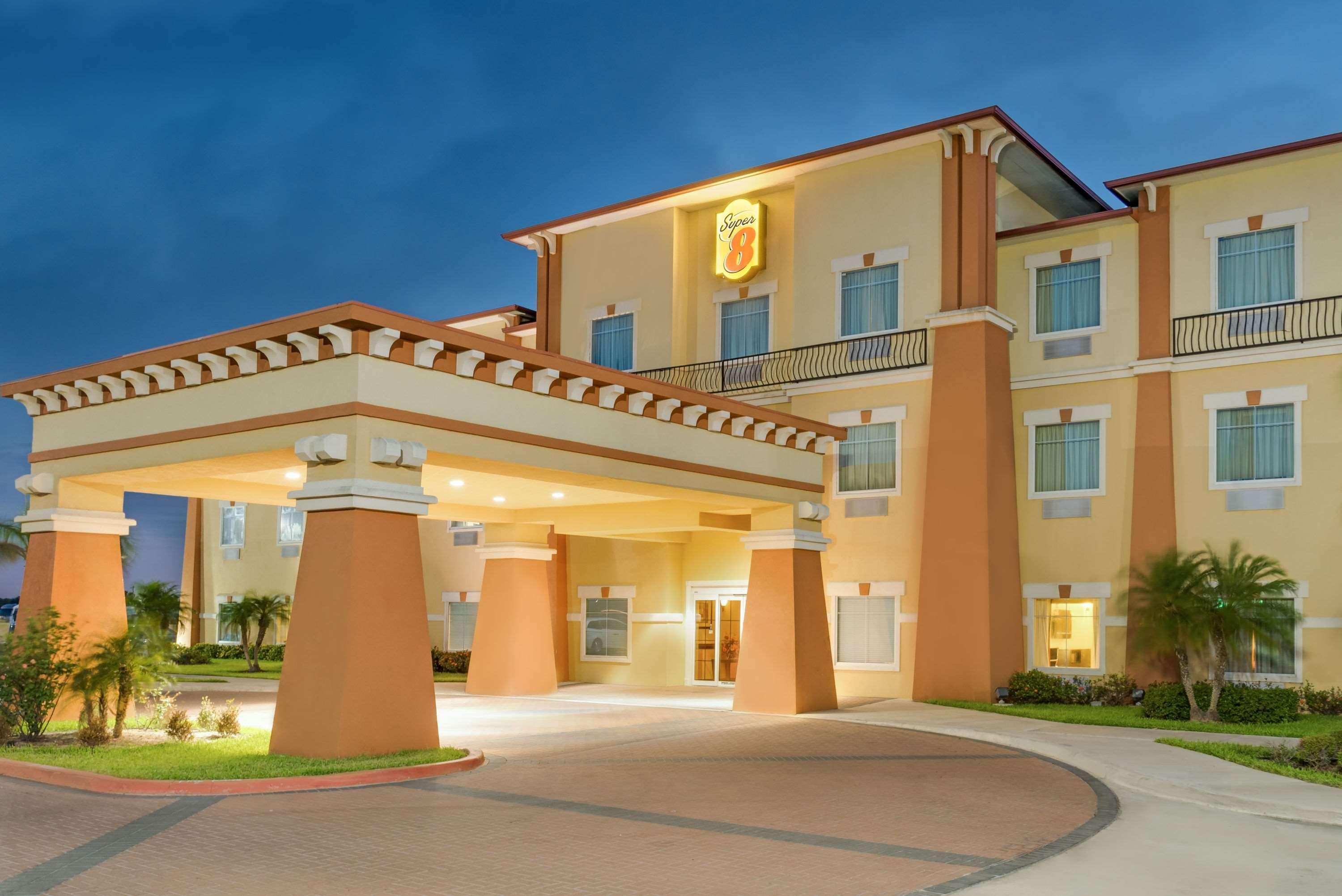 Super 8 By Wyndham Hidalgo At La Plaza Mall & Mcallen Airport מראה חיצוני תמונה