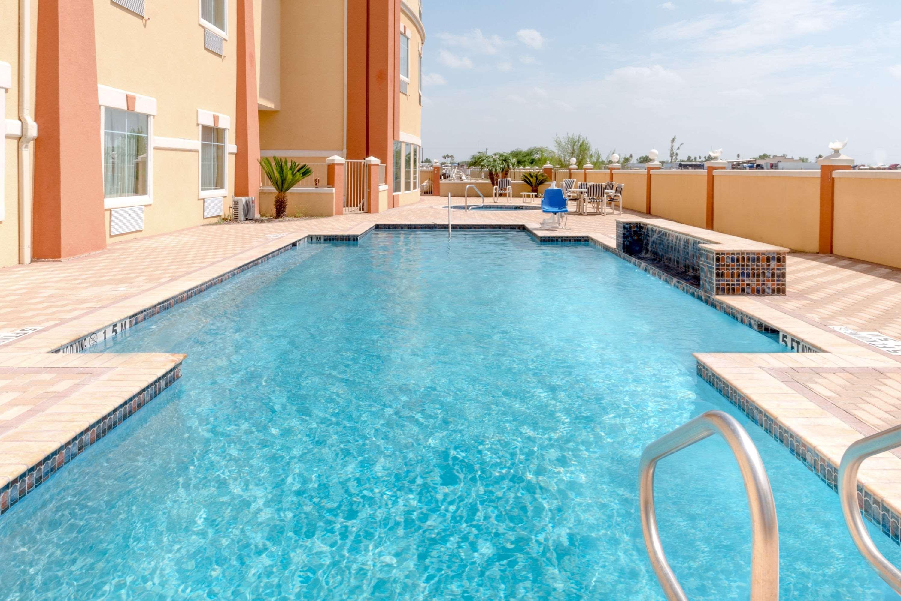 Super 8 By Wyndham Hidalgo At La Plaza Mall & Mcallen Airport מראה חיצוני תמונה