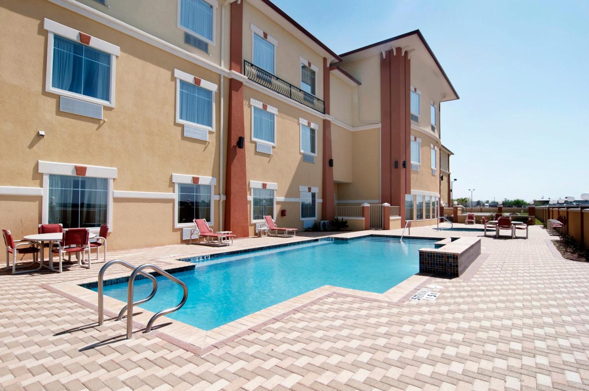 Super 8 By Wyndham Hidalgo At La Plaza Mall & Mcallen Airport מראה חיצוני תמונה
