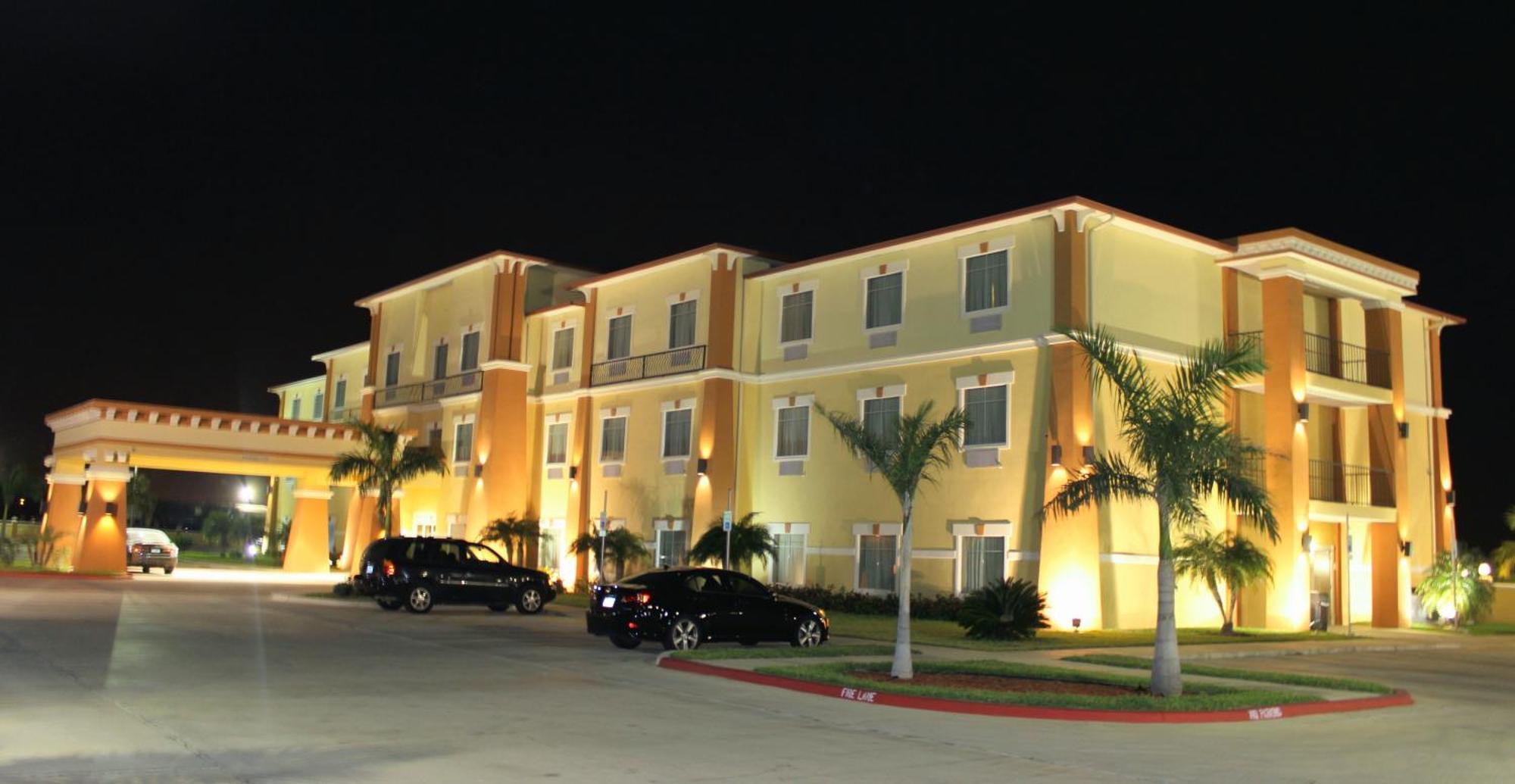 Super 8 By Wyndham Hidalgo At La Plaza Mall & Mcallen Airport מראה חיצוני תמונה