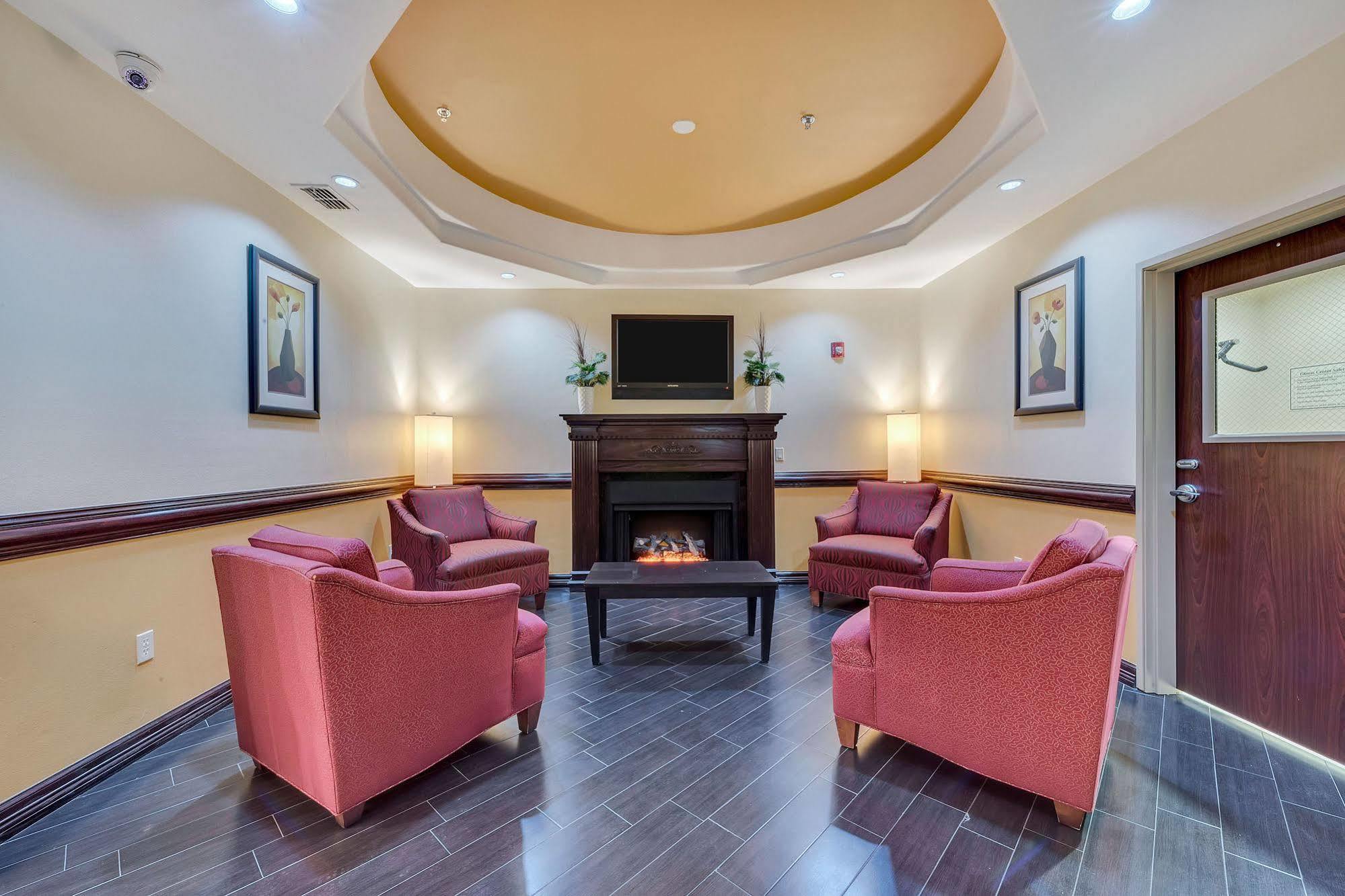 Super 8 By Wyndham Hidalgo At La Plaza Mall & Mcallen Airport מראה חיצוני תמונה
