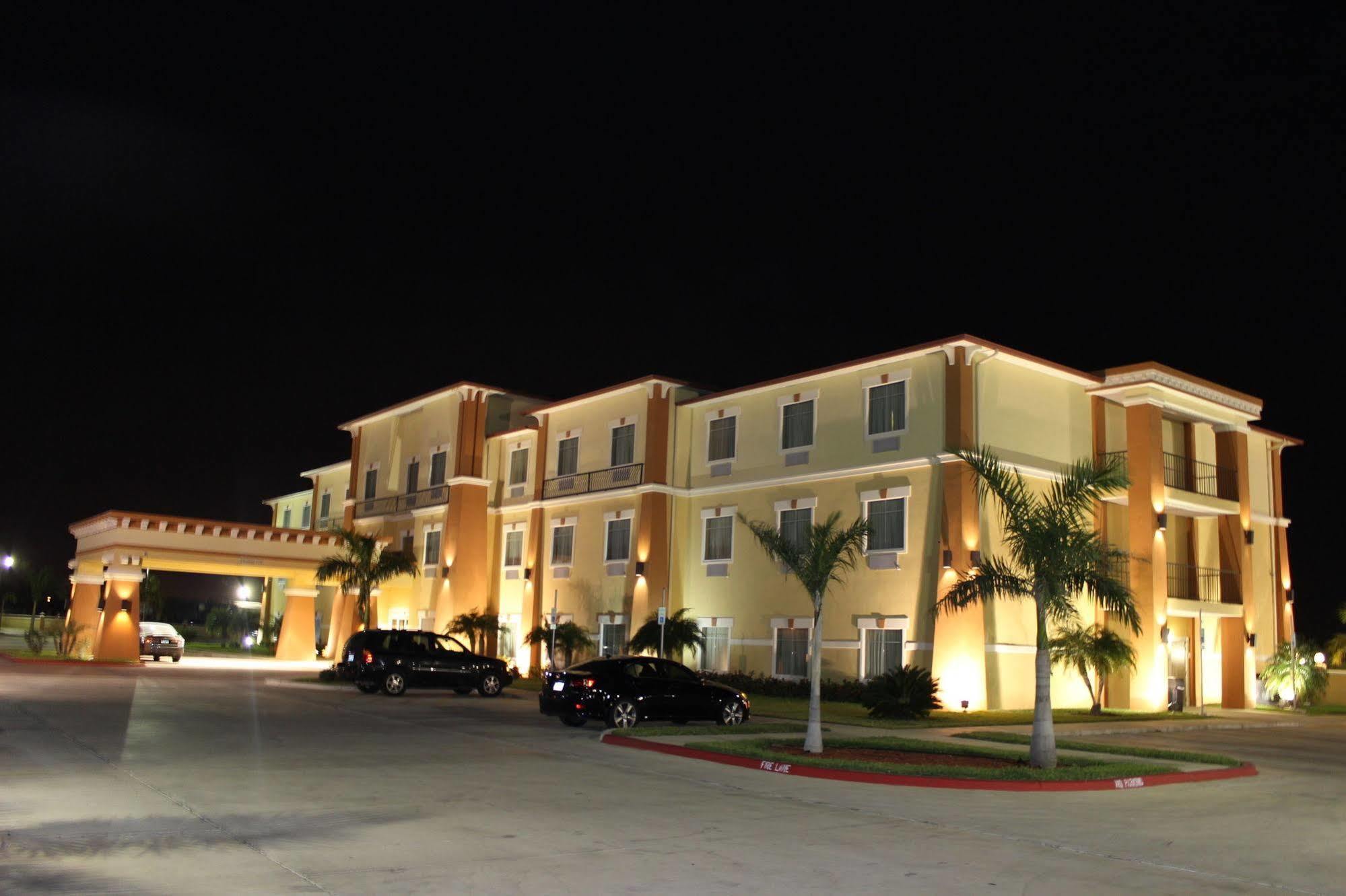 Super 8 By Wyndham Hidalgo At La Plaza Mall & Mcallen Airport מראה חיצוני תמונה